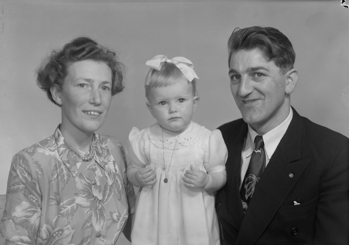 Erling Marthinsen med kone og datteren Wenche