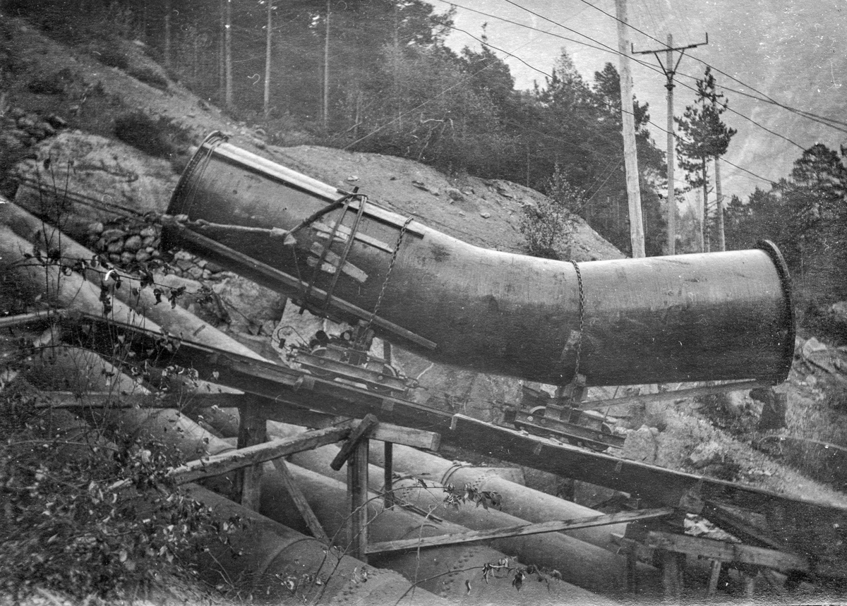 montering-av-r-yrgata-til-tysso-1-kraftverk-kraftmuseet-digitaltmuseum