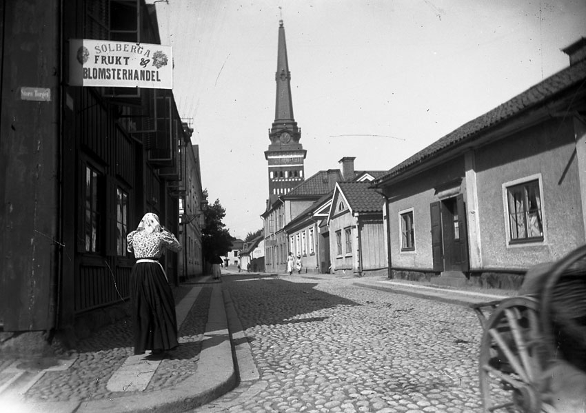 Västra Kyrkogatan, Västerås, mot domkyrkan.