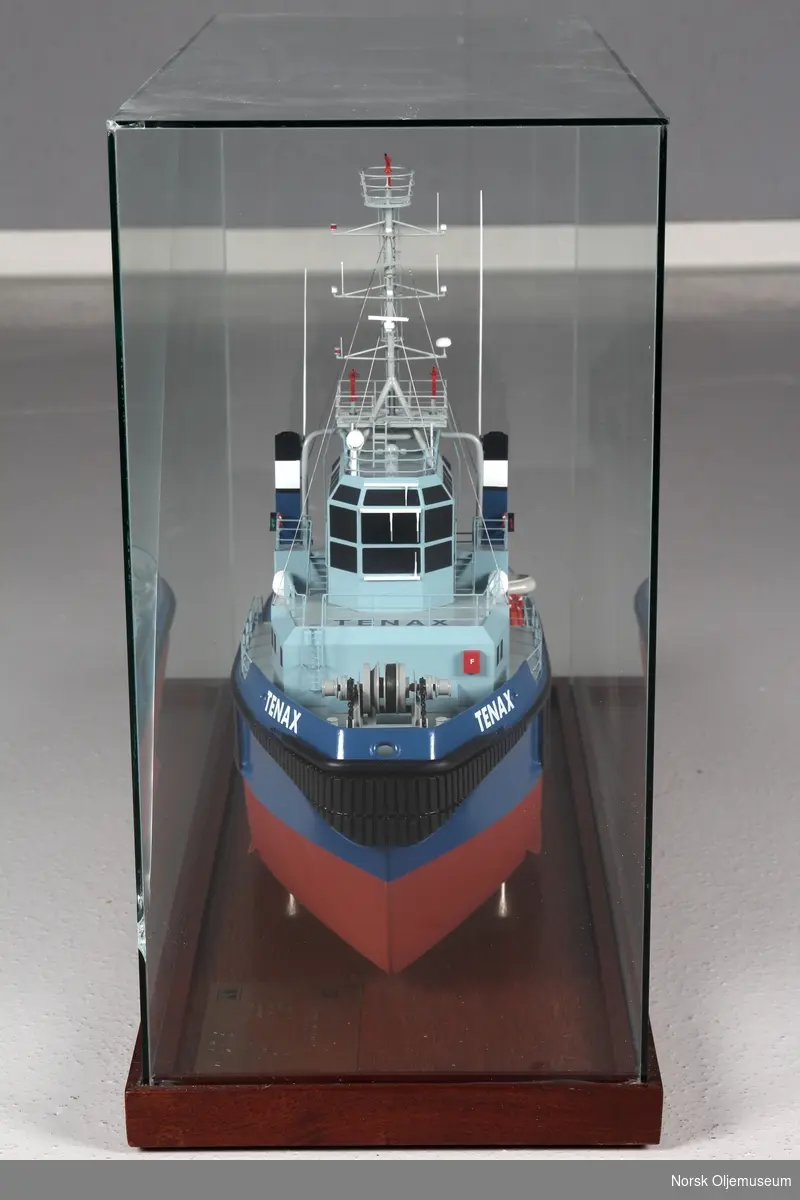 Modell av slepebåten Tenax.