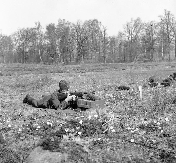 Skjutning med Kpist m/1937-39.