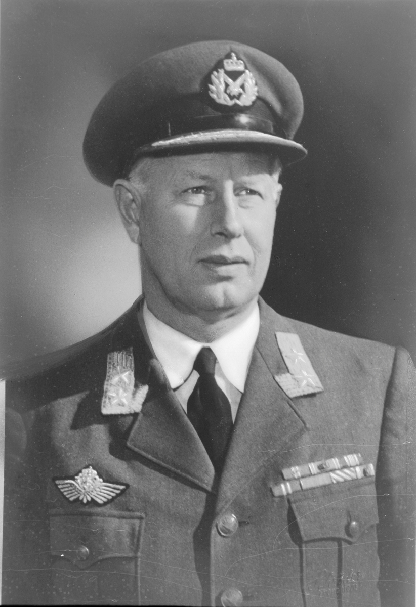 Generalløytnant Finn Lambrechts (kopi)