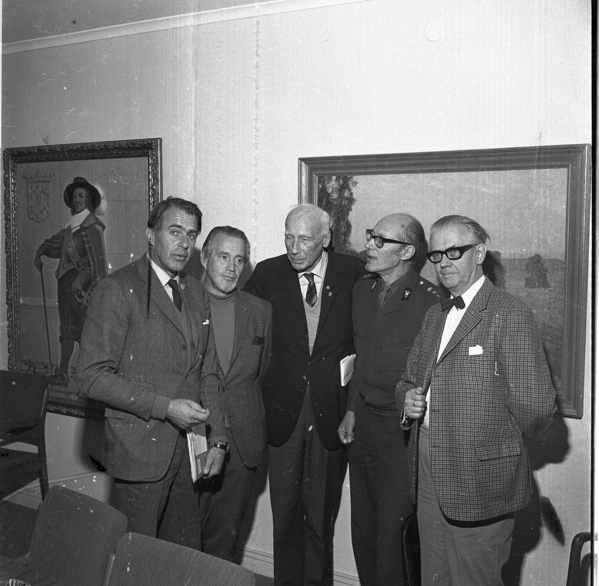 Gruppbild med så kallade Skogstornskommittén. Från vänster: Carl-Wilhelm Lothigius, Bengt Palmberg, Torsten Tegnér, Carl Lewenhaupt och Alvar Näslund.