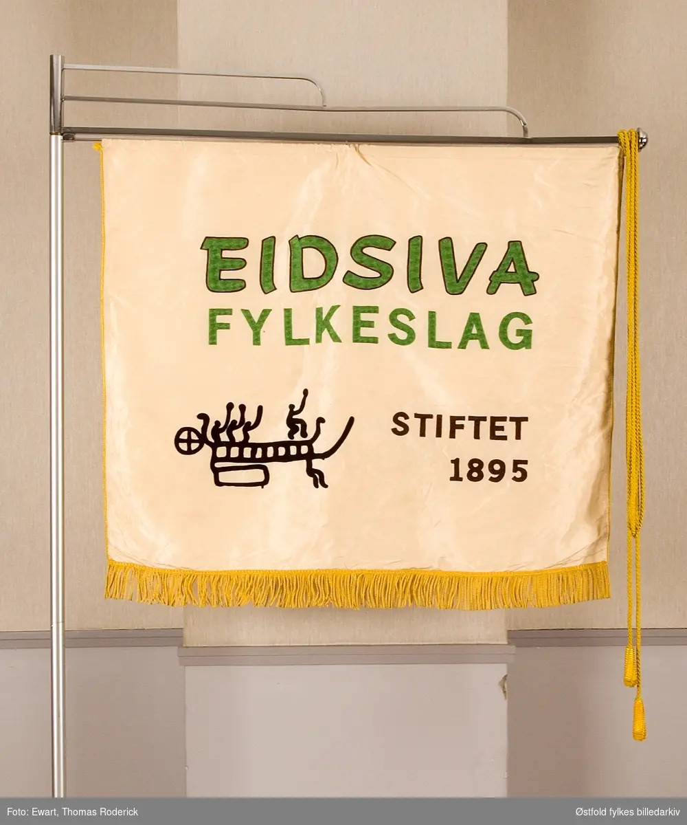 Fane til Eidsiva fylkeslag, stiftet 1895.