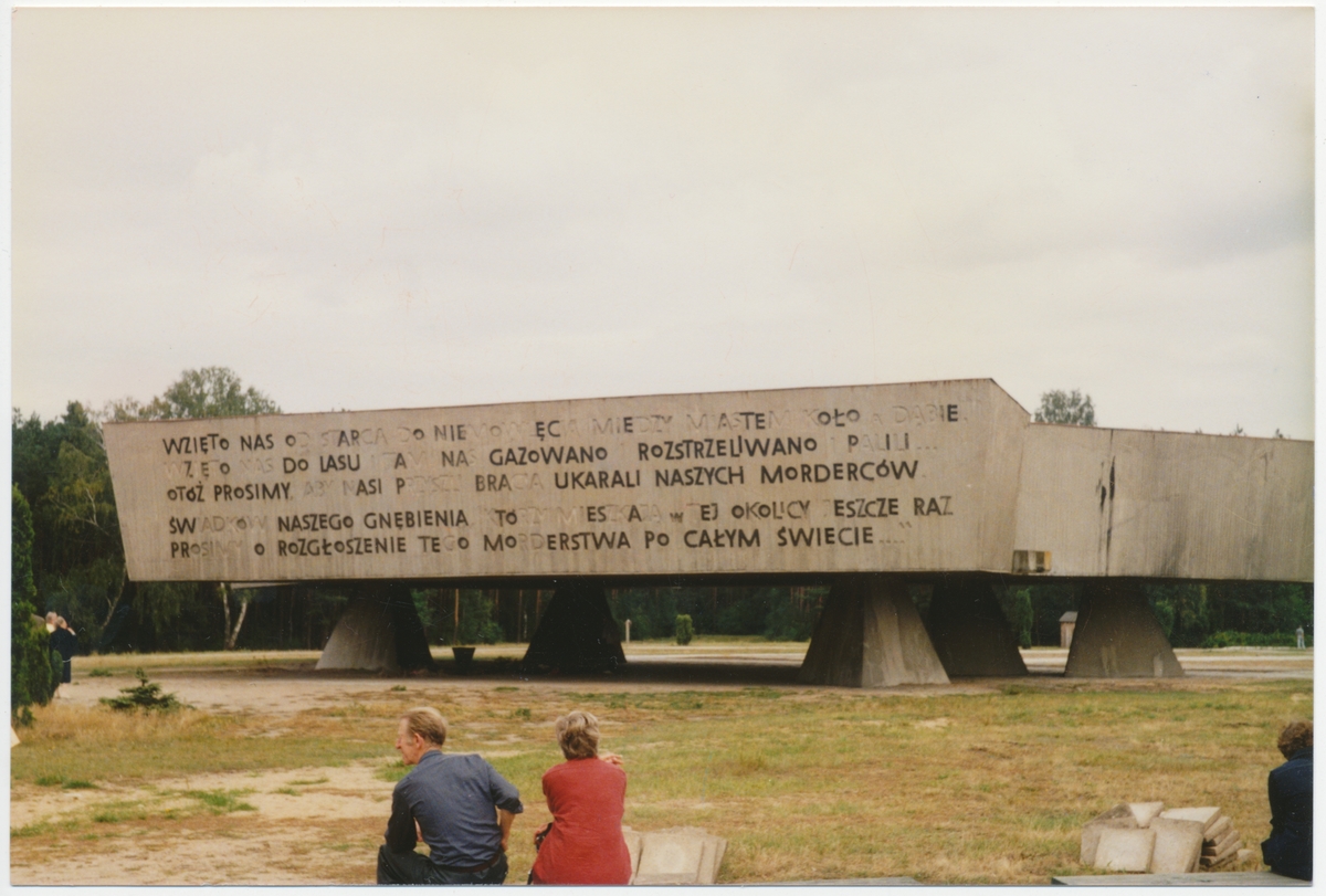 Fra den tidligere fangeleiren Chełmno i Polen 04.09.1988. Bildet er tatt under en tur som Foreningen av politiske fanger 1940-1945 arrangerte til Polen til 24.08.-08.09.1988,