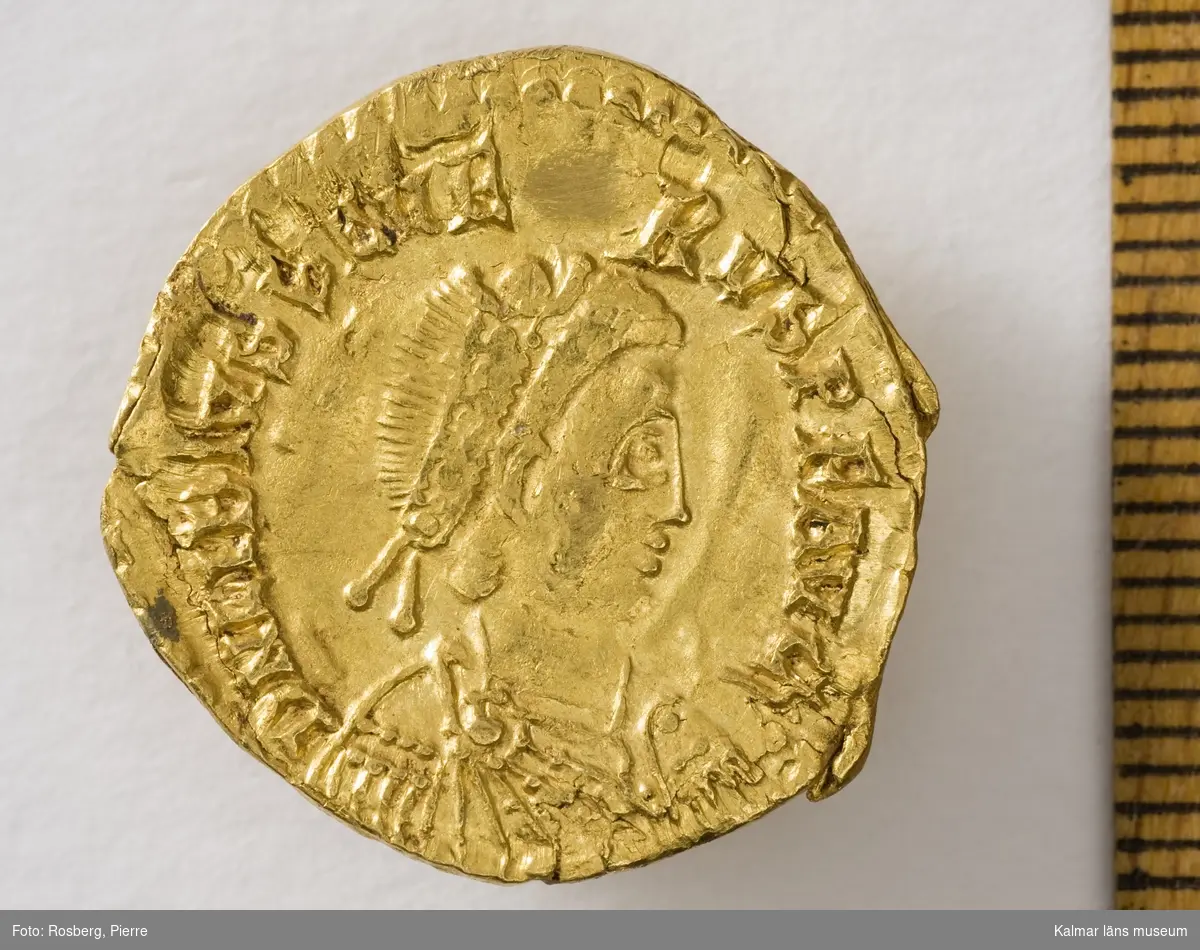 KLM 23575:8  Mynt, solidus, guld. Präglad för Libius Severus (461-465 e.Kr). Bestämning: F 133, RICX2705.