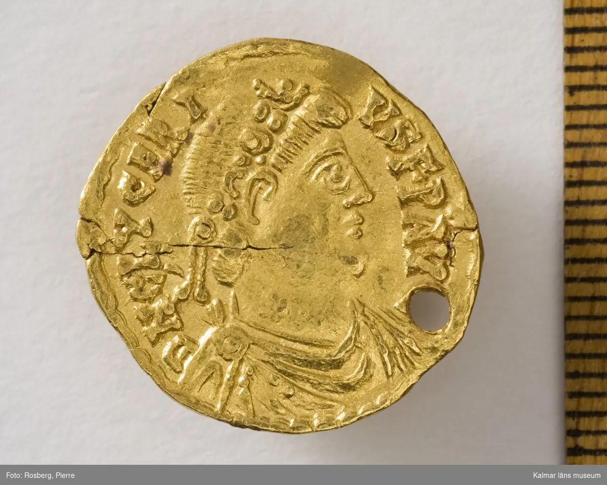 KLM 23575:10 Mynt, solidus, guld. Präglad för Flavius Glycerius (473-474 e.Kr.) Bestämning: F 173, RICX3107 (plate coin).