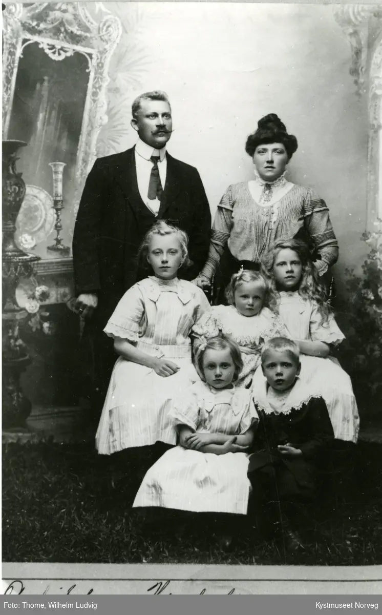 Distriktslege Henriksen med familie