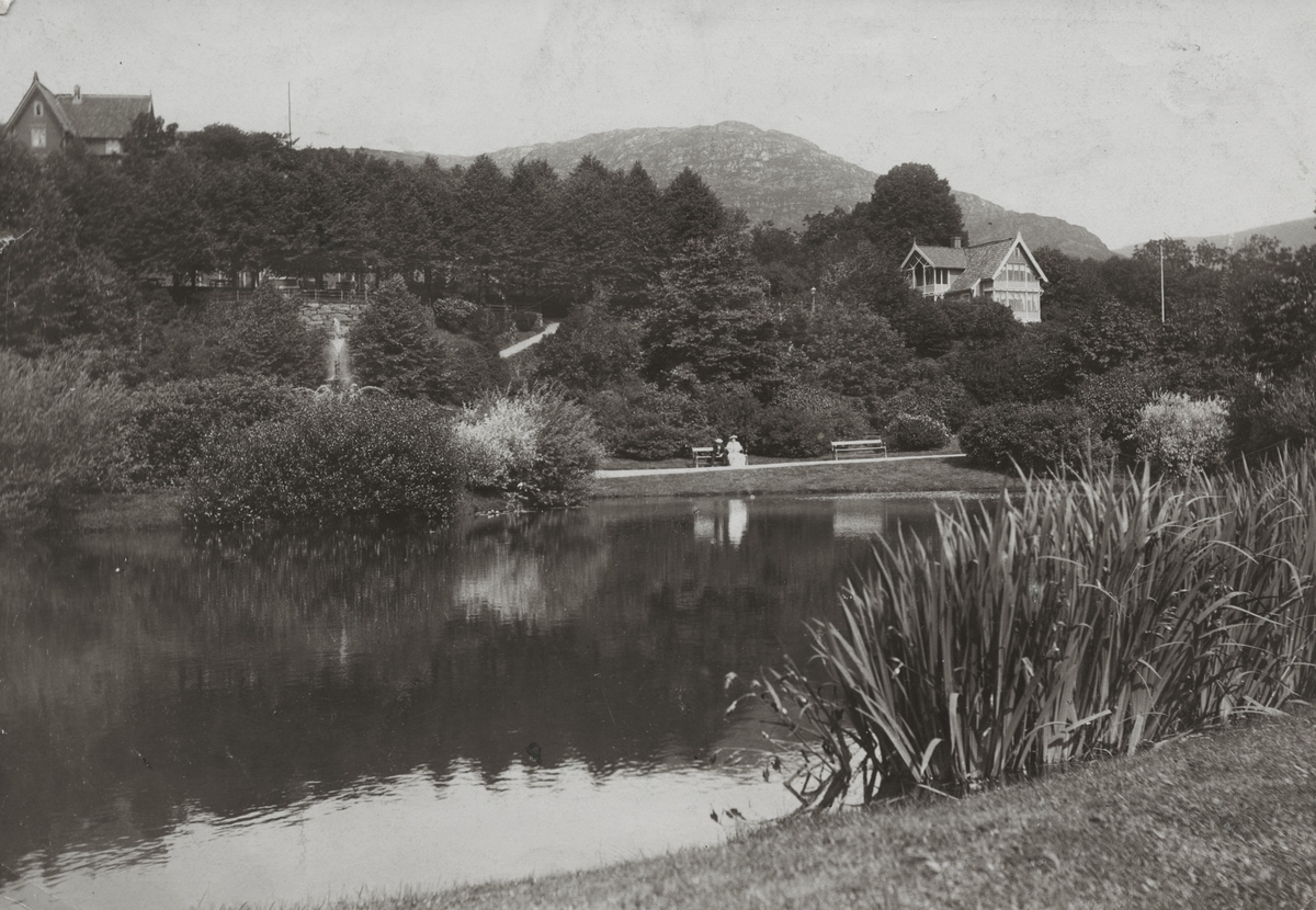 Bergen. Nygårdsparken, etter 1900. Fotograf: Sverre Olsen.