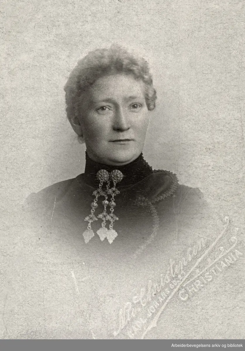 Gunhild Ziener (1868-1937) var Kvindeforbundets første leder i 1901-1904.