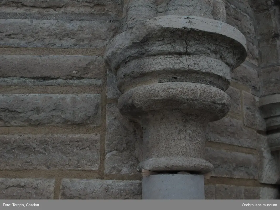 Renoveringsarbeten av tornfasader på Olaus Petri kyrka (Olaus Petri församling).
Lagning av kolonner på östra tornet pågår.
Dnr: 2008.230.065