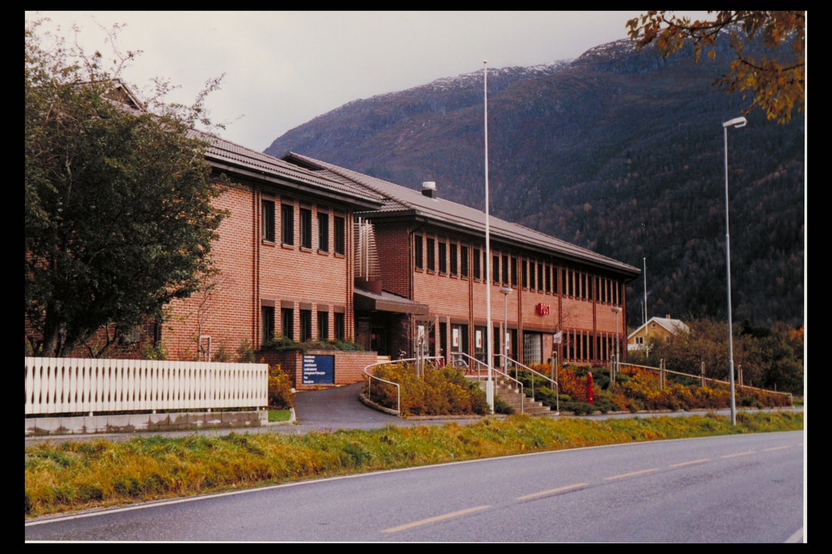 eksteriør, postkontor, 6770 Nordfjordeid