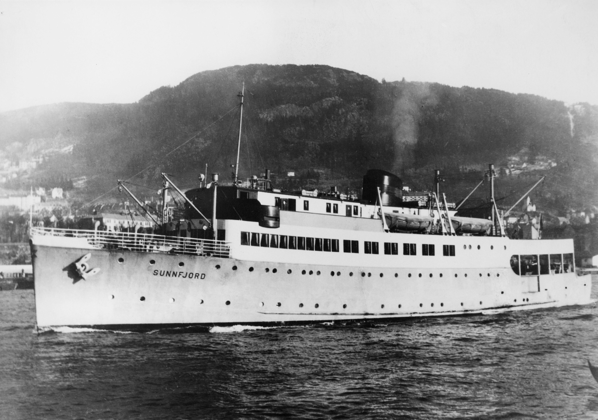 Laste- og passasjerskip, eksteriør, M/S "Sunnfjord".