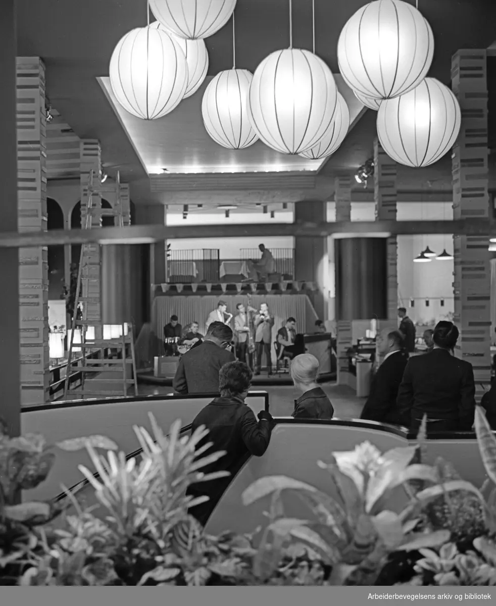 Åpningen av ungdoms- og avholdsrestauranten Rondo, .26. september 1962.