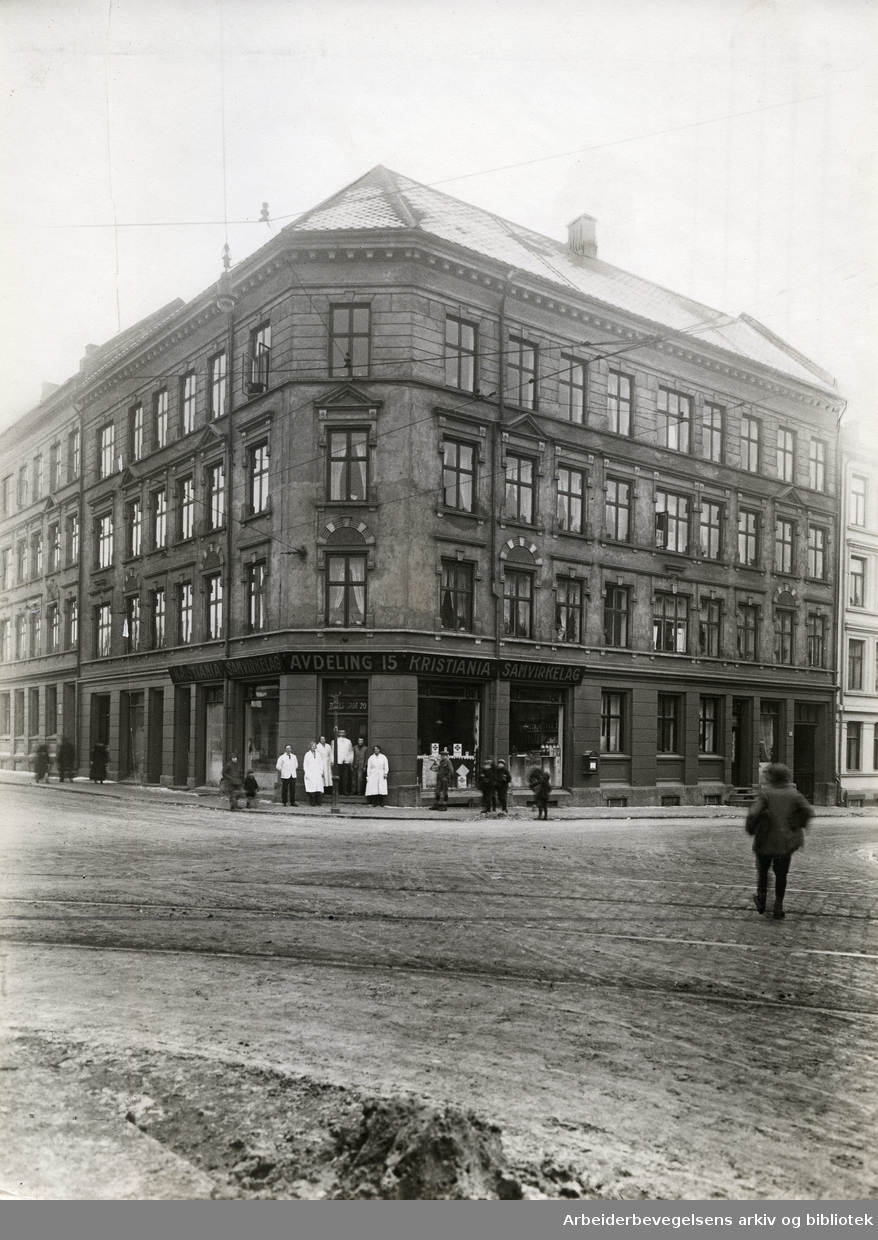 Kristiania samvirkelag, avdeling 15 i Toftes gade 20,.ca. 1900