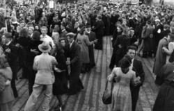 Kongebesøk i 1945, Dans på Torget under kongebesøket i 1945.