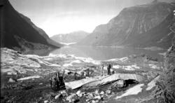 Rasulykke i Loen. Ramnefjellet i 1936. .Rasulykken i Loen i 