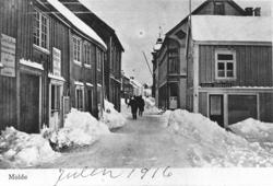 Molde julen 1916..Elise Bjørseth til høyre.