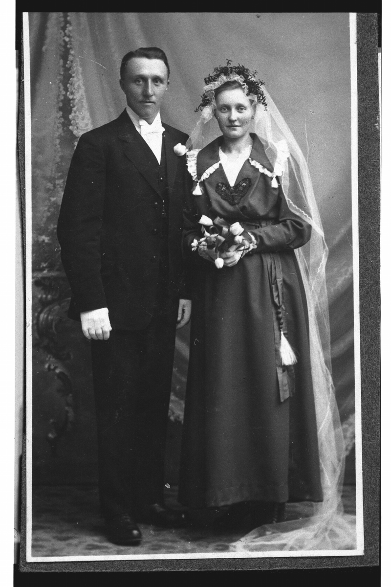 Brudebilde 1920
Birgit Eikro Løstegård og Torleiv Løstegård