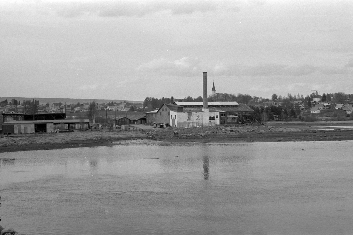 SVARTELVA, FISKEPLASS, FISKEINNRETNING, ÅKERSVIKA, Hamar, 15. 05. 1971, FOTO: P. M. T. 