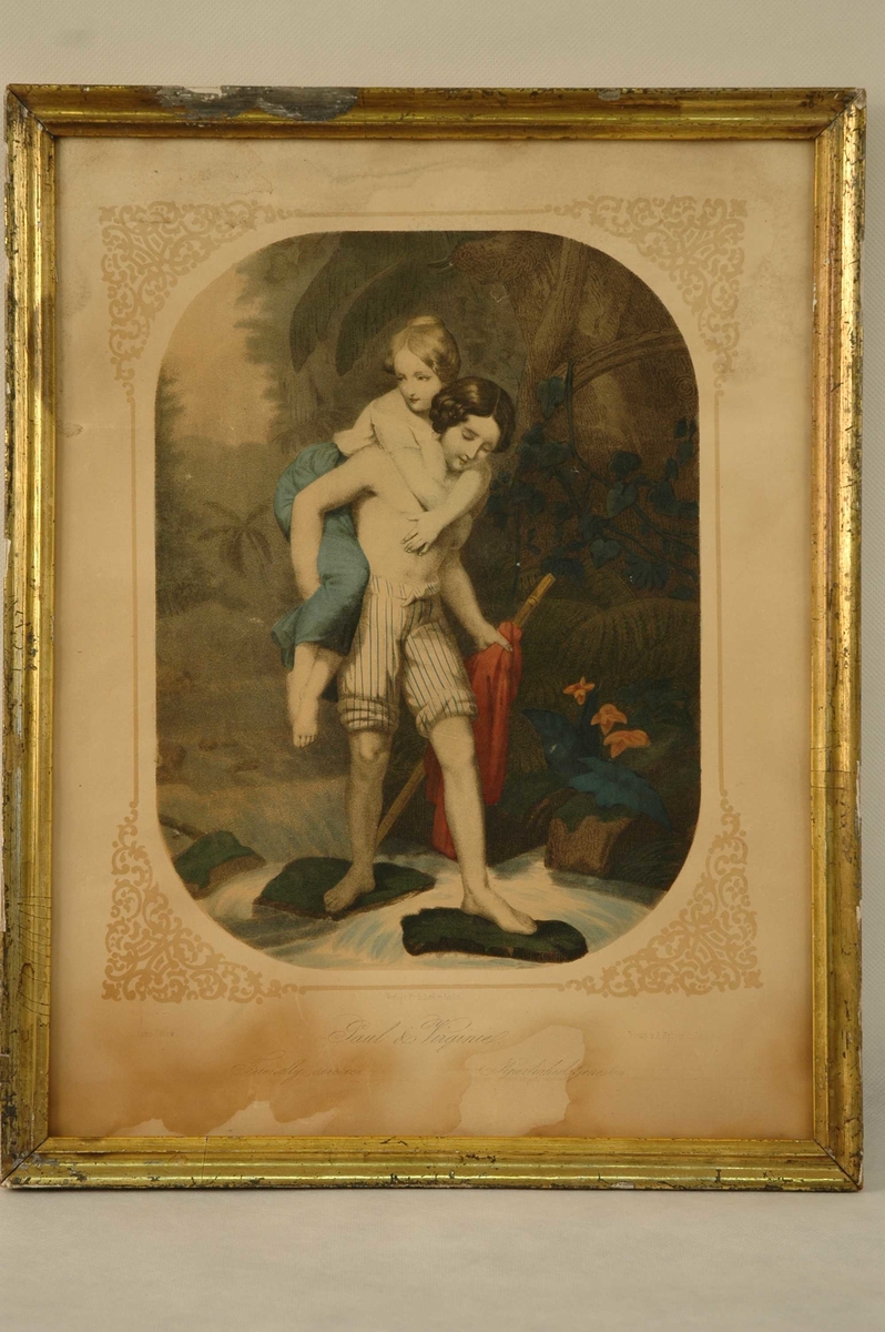 En mannsperson som bærer en kvinne på ryggen over en bekk eller elv.