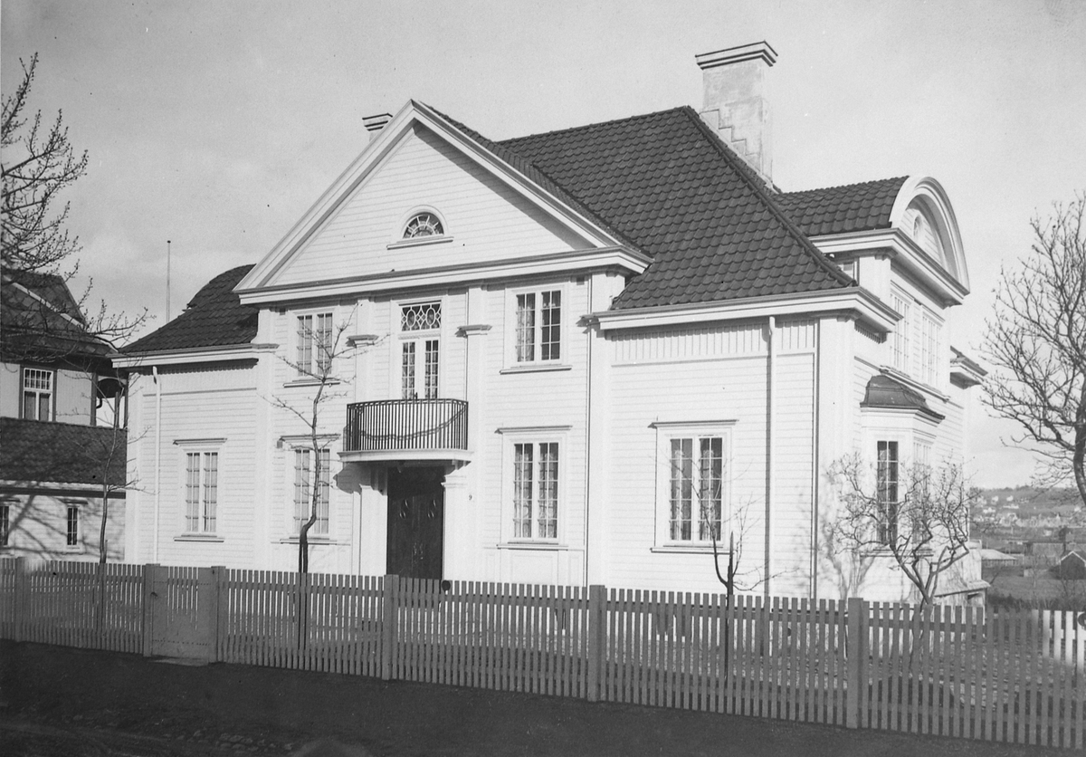 Villaen til Axel Buch, Nyveien / Osloveien 9