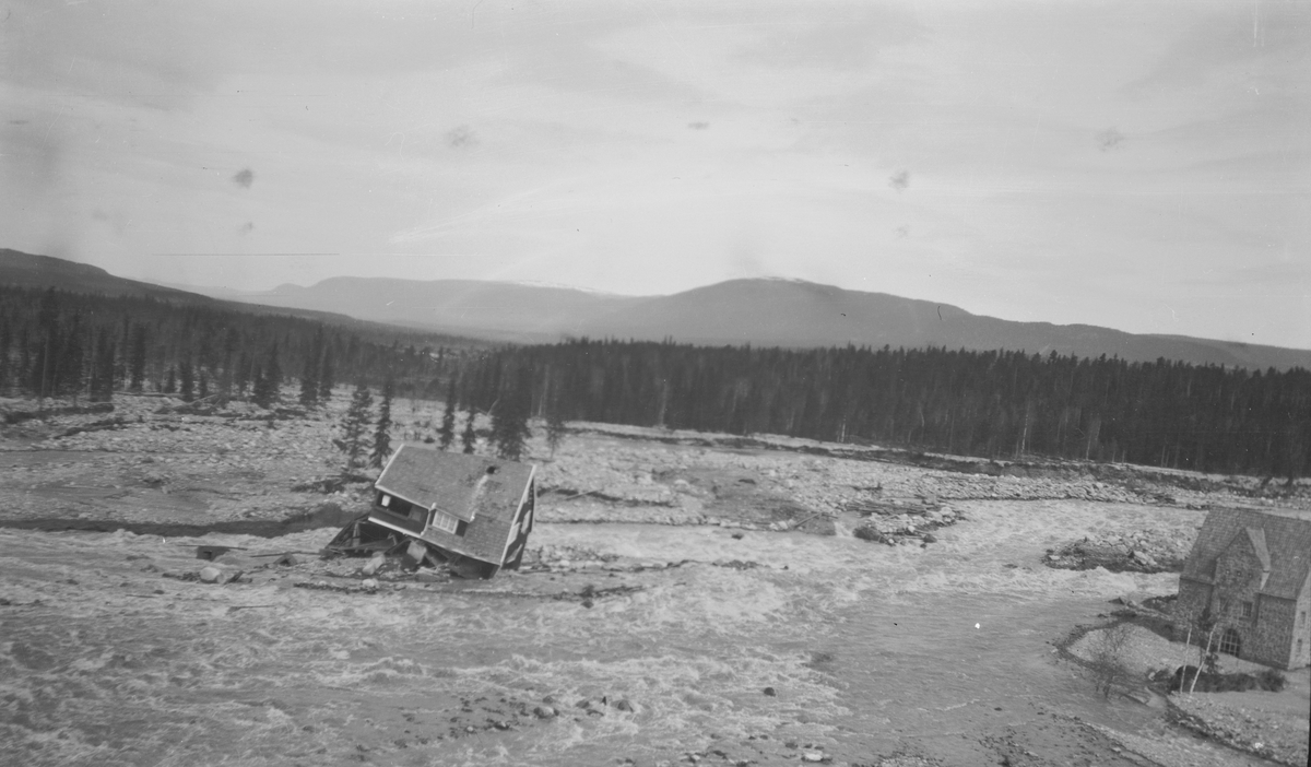Søndre Osa ved Osfallet kraftstasjon etter ødeleggelsene under vårflommen 1916