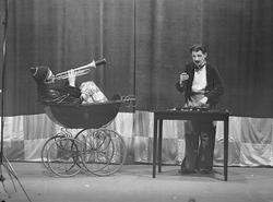 "Svømmekabaret" i Hjorten