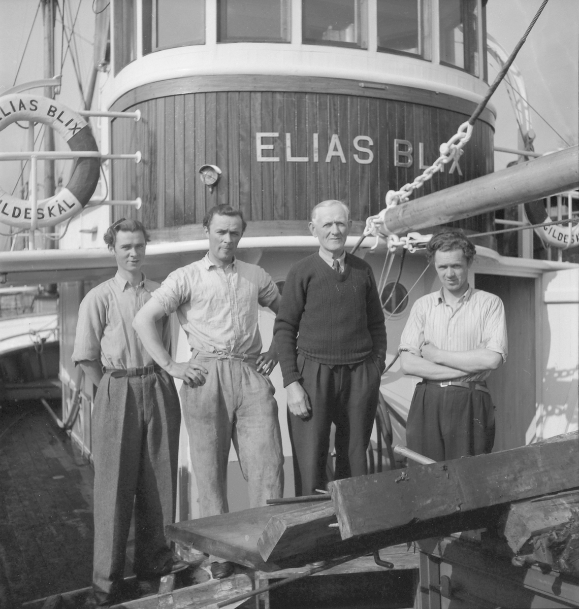 Skipper Helgesen med sønner fra Gildeskål på båten M/S Elias Blix