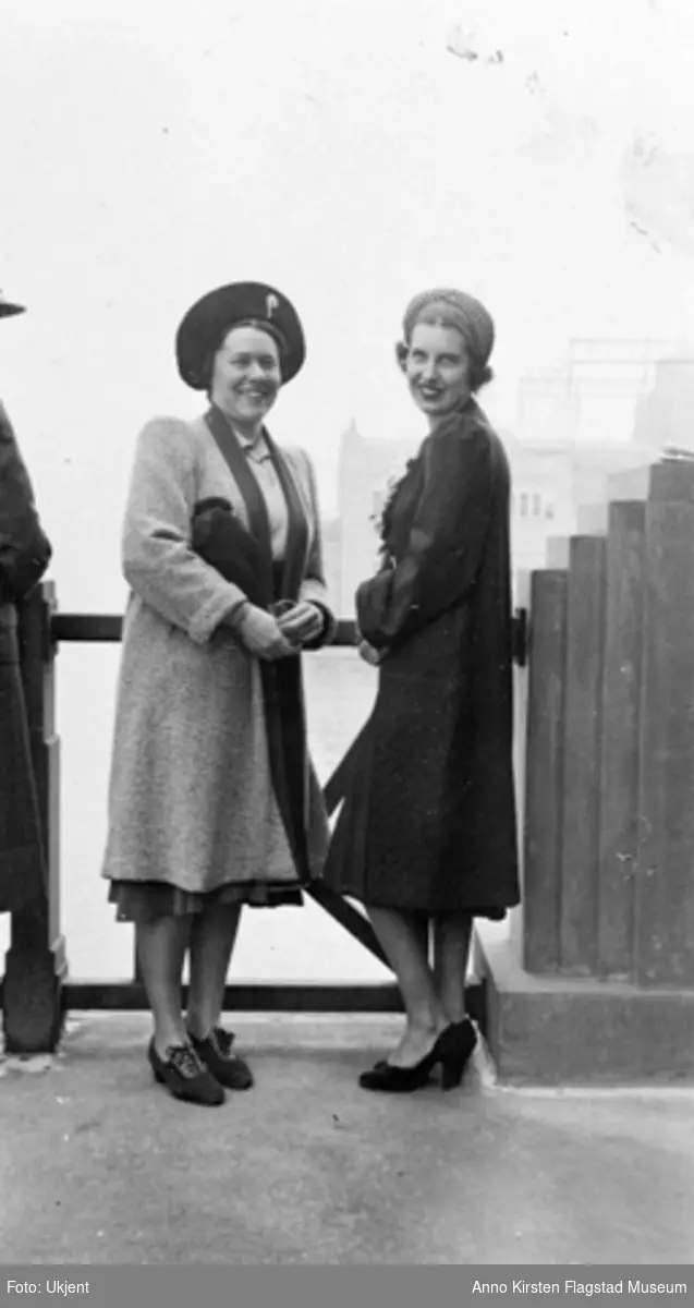 Kirsten Flagstads venn Caryl Beckwith og hennes datter Else-Marie. 1940. Kirsten Flagstad's friend Caryl Beckwith and her daughter Else-Marie. 1940. 
