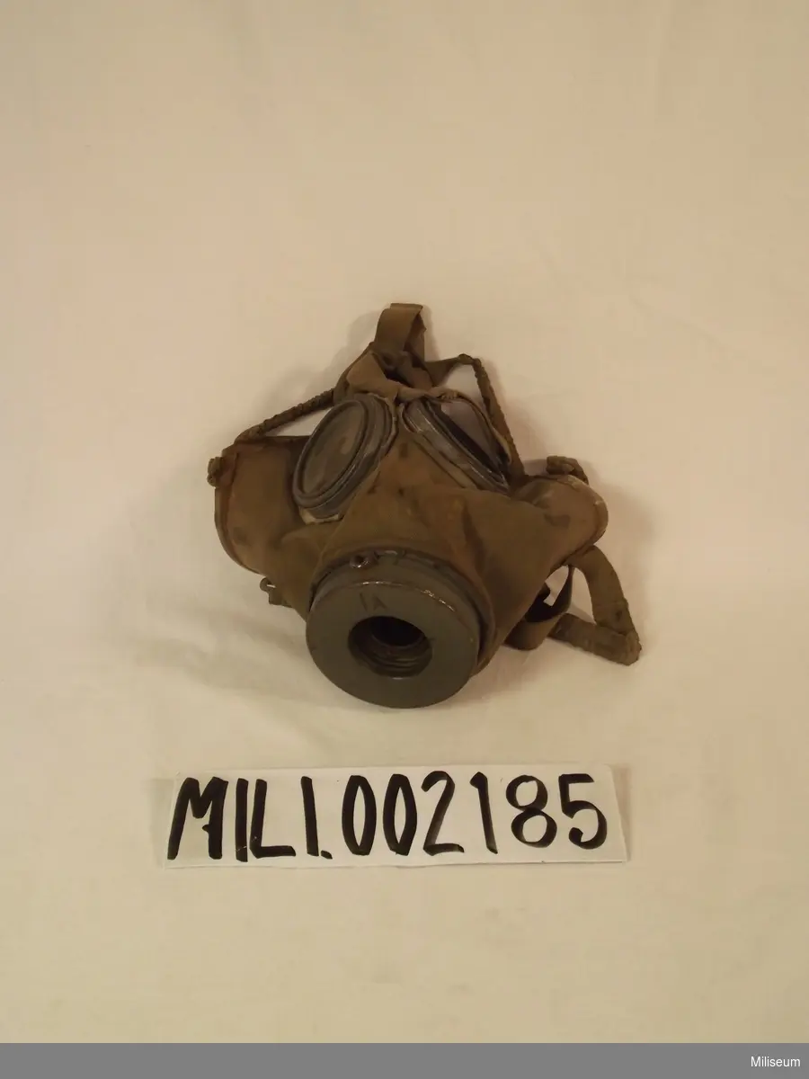 Gasmask m/1923 i behållare