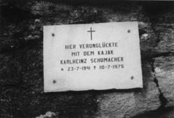 Minneplate over tyskeren som omkom under padling i Rauma.."K