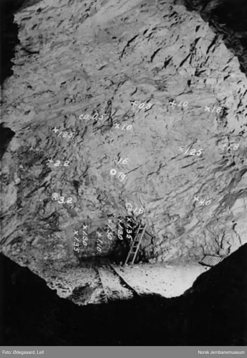 Tyholttunnelen : demonteringskammeret med veggen ut mot jordvollen