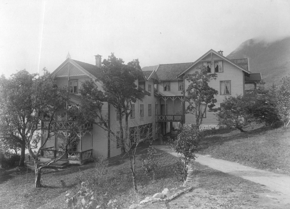 Kviknes Hotel. Balestrand, Sogn.
