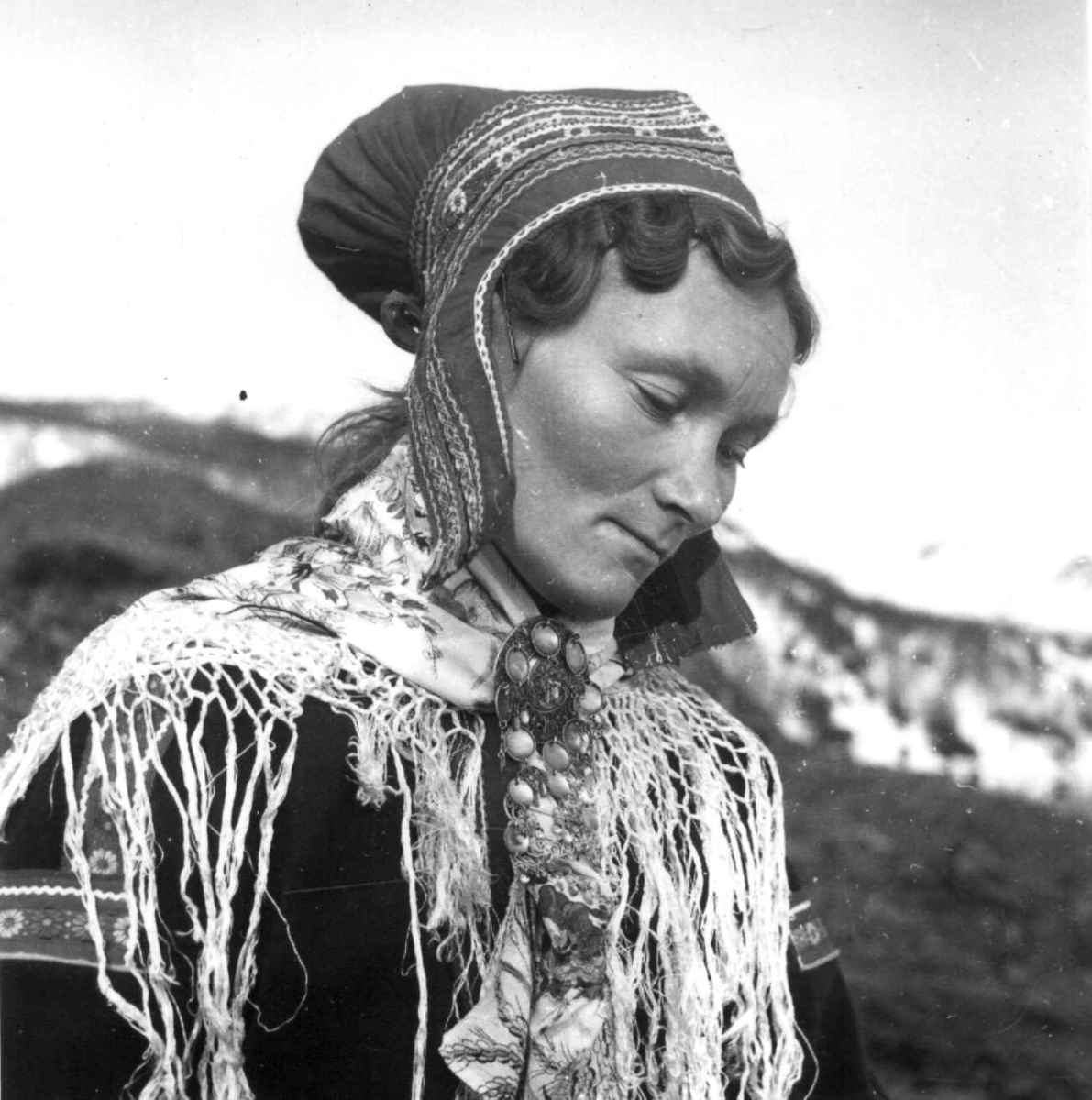 Portrett av Berit Ellen Aslak Sara, 1961. - Norsk Folkemuseum ...