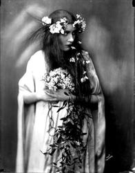 Schjelderup, Elenore