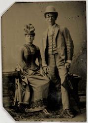 Portrett av kvinne og mann, kvinnen er Karen Bøllemose, født