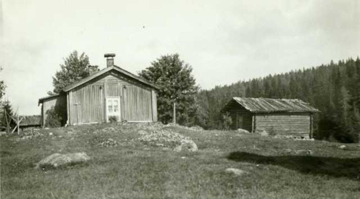 Røykovnstue og kjellerbu, Ryen, Grue Finnskog, Grue, Hedmark. Fotografert 1935.