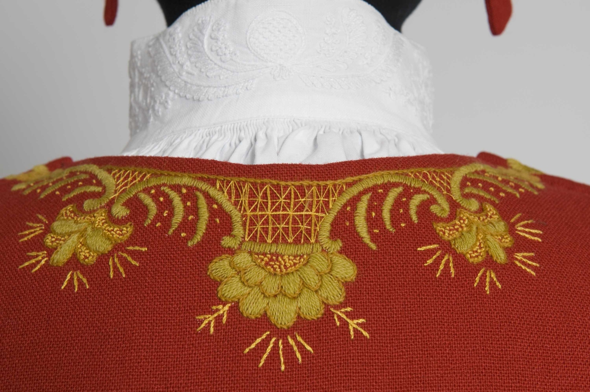 Serie med bilder av kvinnedrakt, som er sendt til en utstilling i Islamabad, Pakistan.