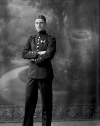 Portrett av Tancred Ibsen som kadett.