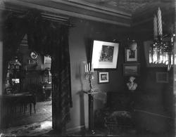 Interiør stue, ukjent sted.