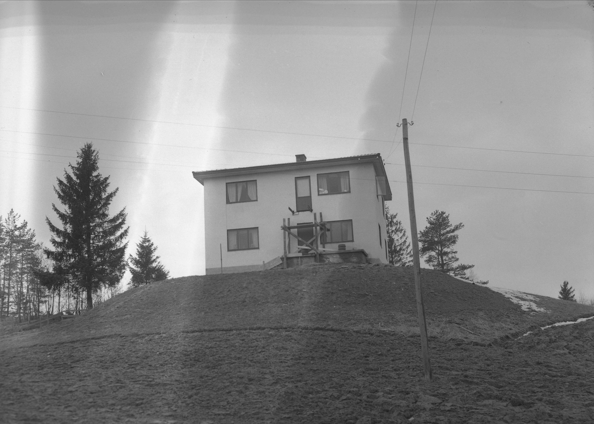 Nannestad, Akershus, april 1954. Pleiehjem, bygning.