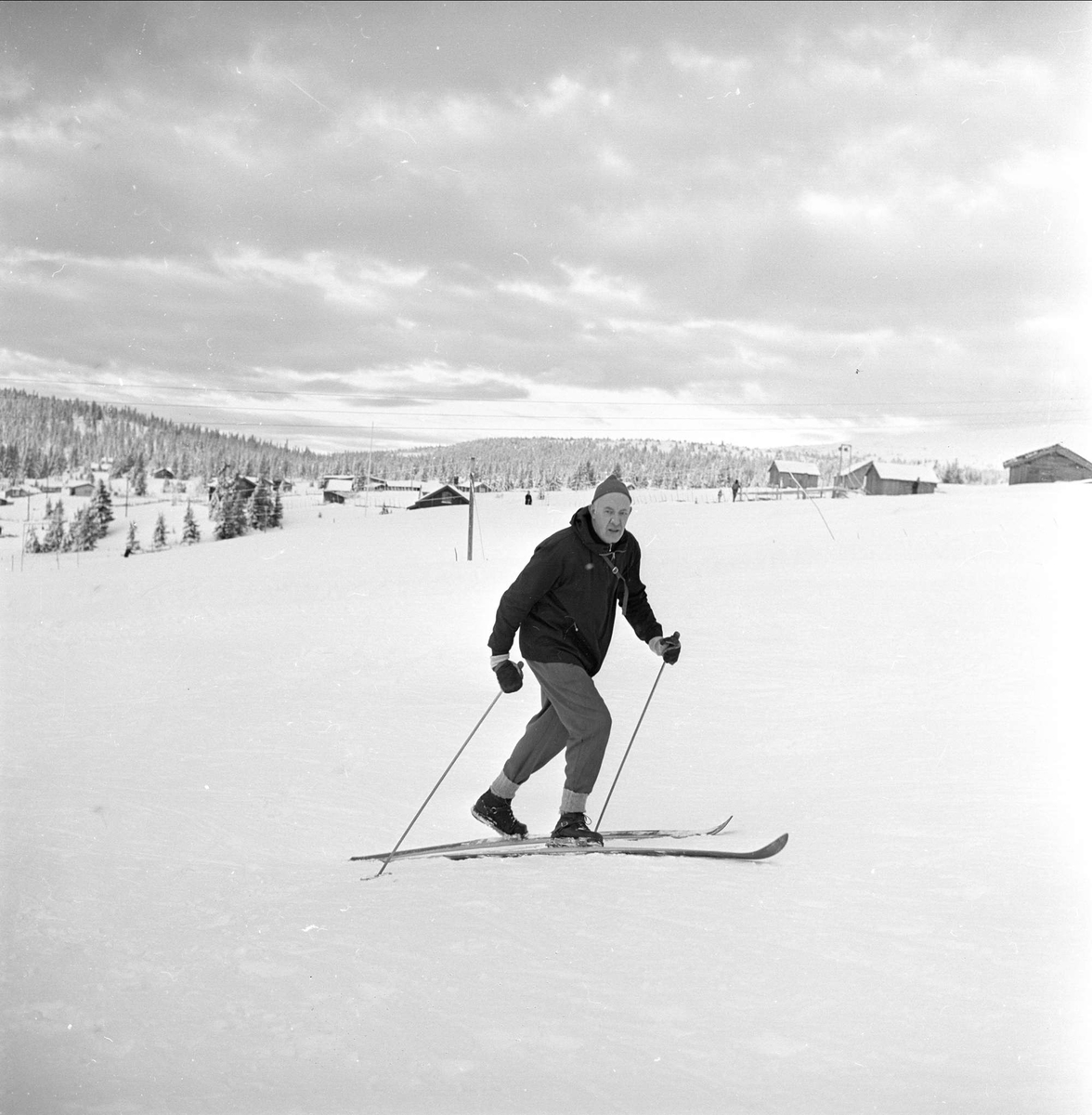 Lillehammer, Oppland, 27.01.1962. Reportasje fra Lande hotell. Skiløper.
