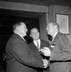 Restaurant Blom sitt jubileum i 1960. Tre menn i samtale, an