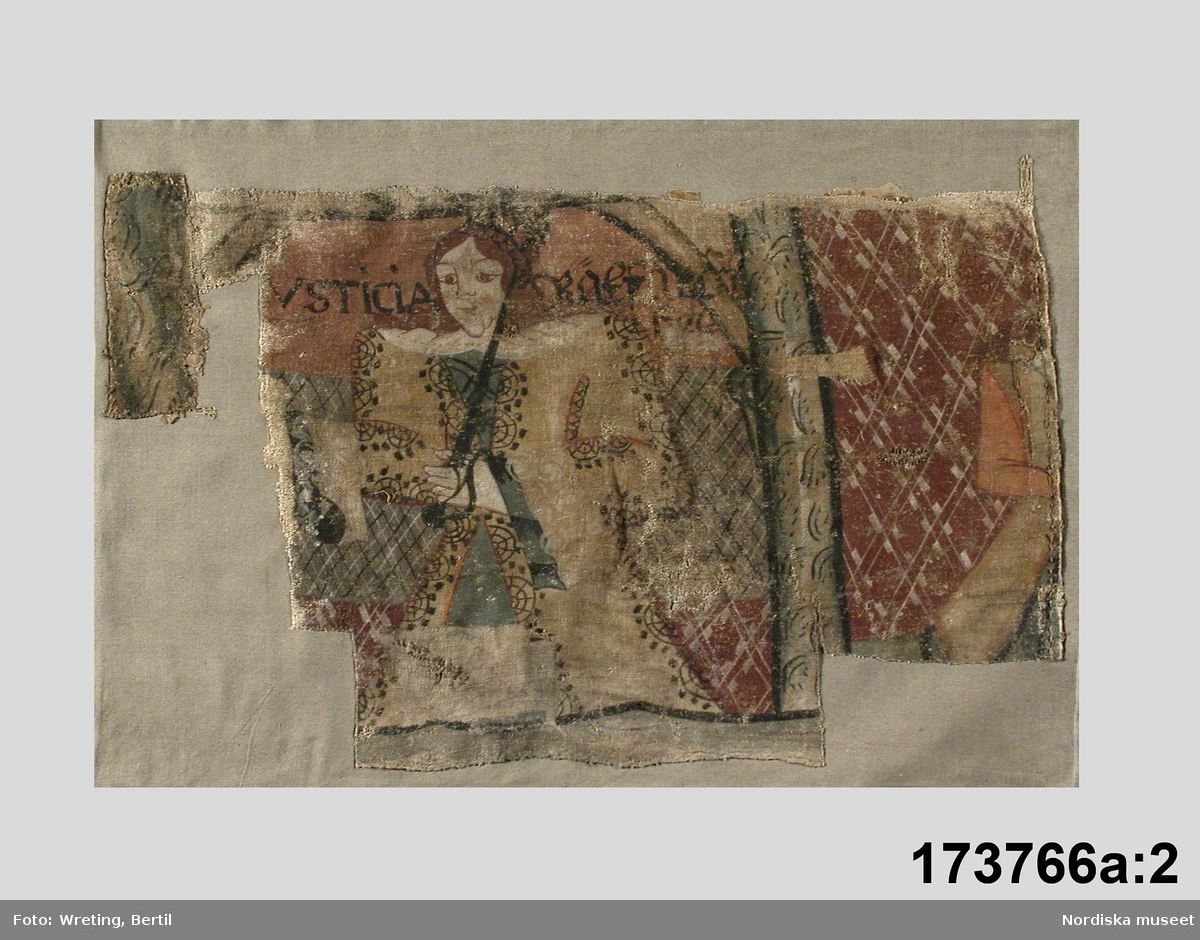 Huvudliggaren:
"Väggmålningar, 3 st. av väv, måln. i färger med figurframställn. delar av bibl. scener m.m.. trasig, defekt. 'J.S.S.K -- anno 1683'. "