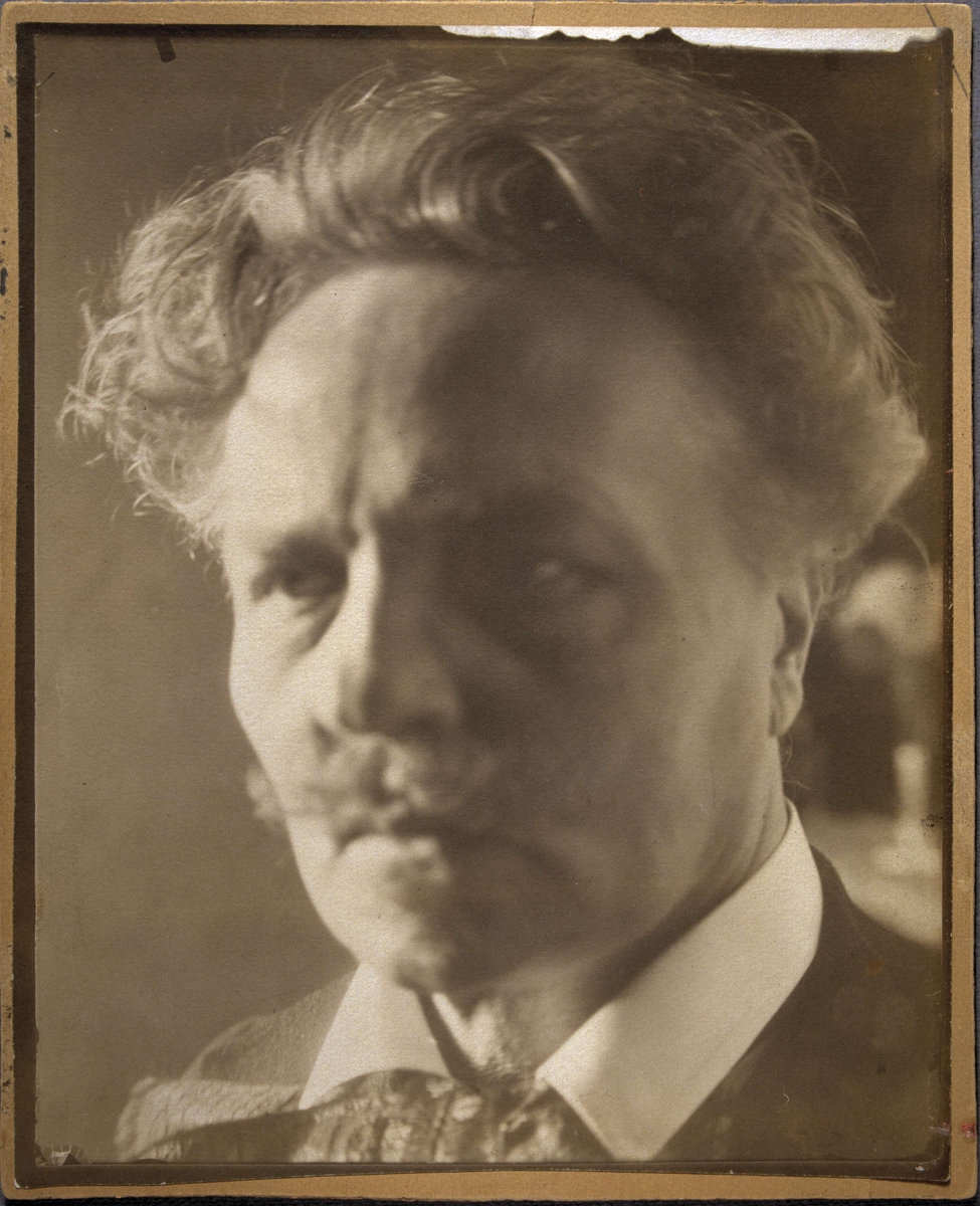 August Strindberg (1849–1912). Självporträtt utfört med den så kallade Wunderkameran.