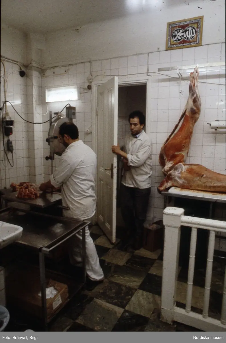 Islamska köttbutiken på Döbelnsgatan i Stockholm. Affärsinnehavare bröderna Hassan och Ahmed Asry.