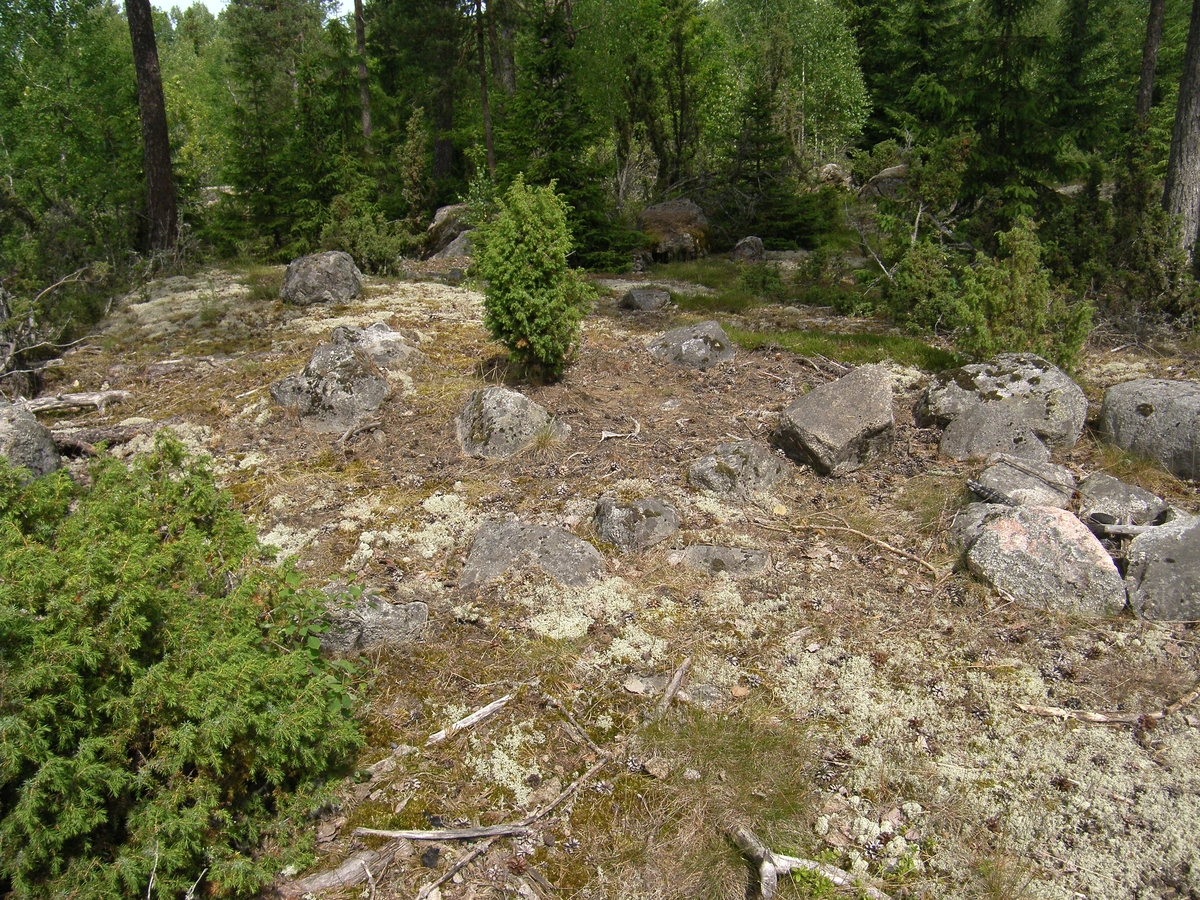Arkeologisk utredning, Åkersberg, Vårfrukyrka socken, Uppland 2010