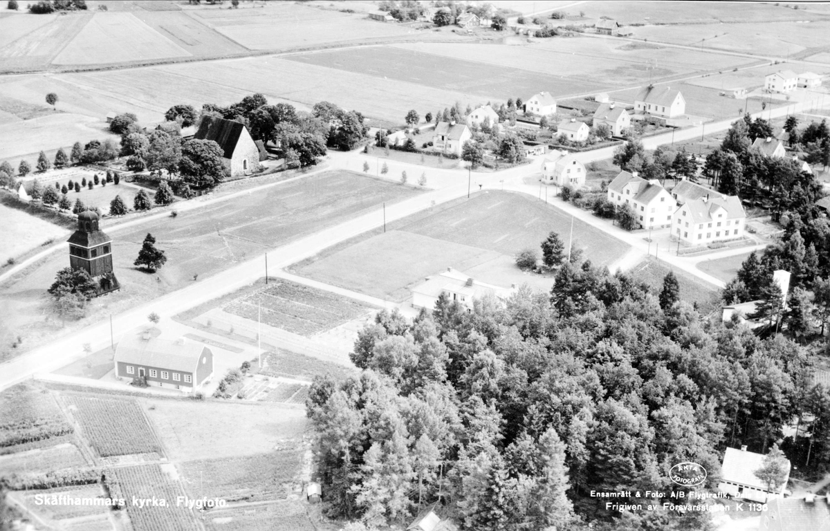 Flygfoto över Skäfthammars kyrka, Skäfthammars socken, Uppland 1947