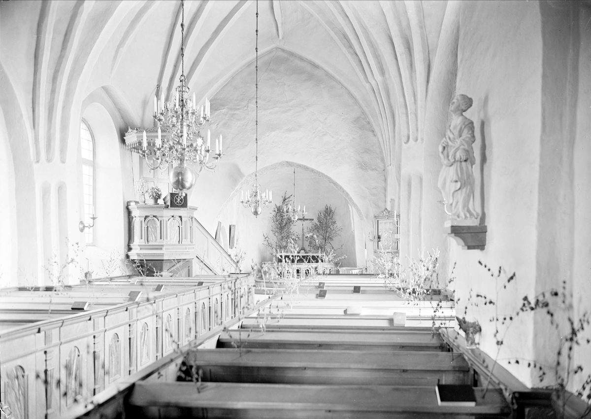 Interiör i Skogs-Tibble kyrka, Uppland 1941